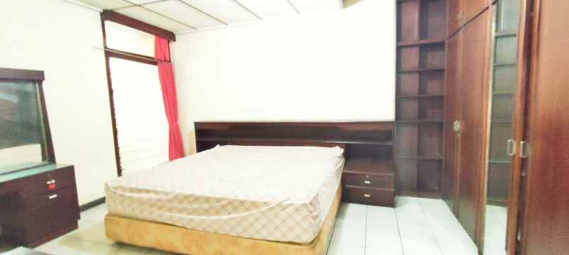 dijual rumah setiabudi