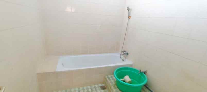 dijual rumah setiabudi