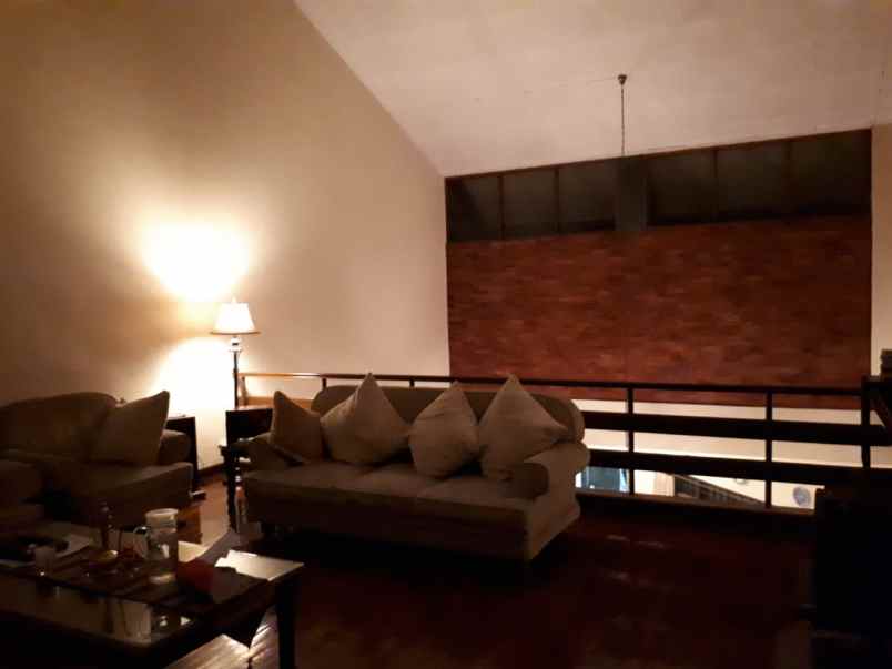 dijual rumah setiabudi sayap