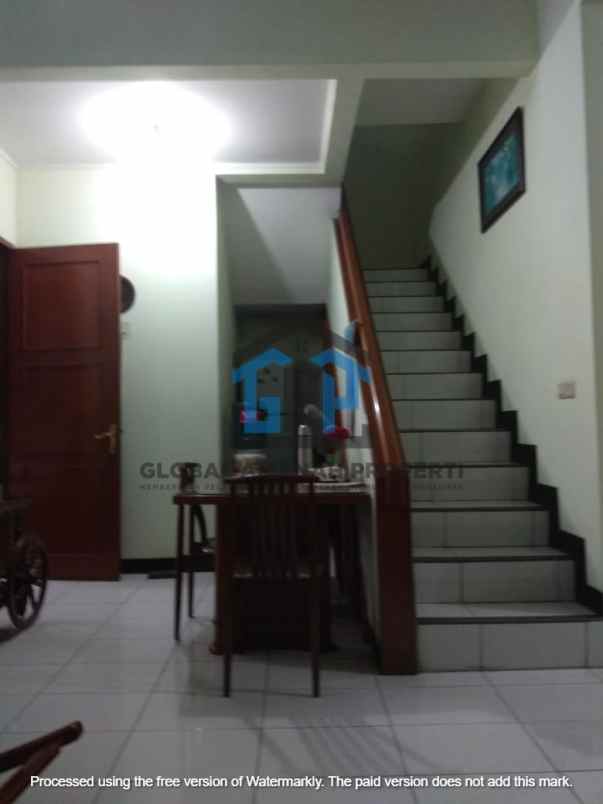 dijual rumah setraduta