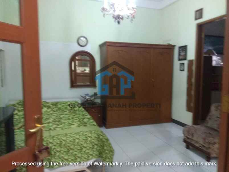dijual rumah setraduta