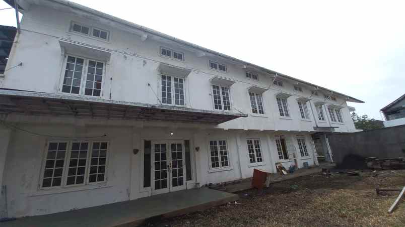 dijual rumah setrasari setraindah