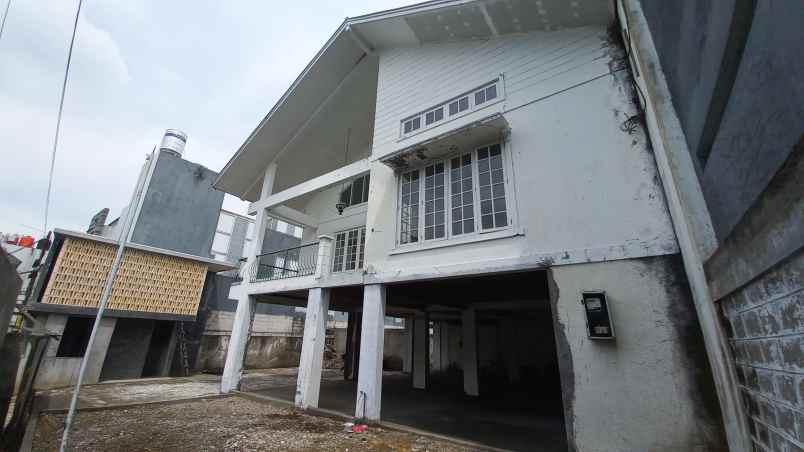 dijual rumah setrasari setraindah