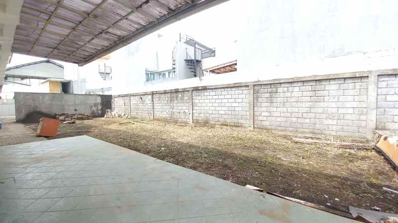 dijual rumah setrasari setraindah