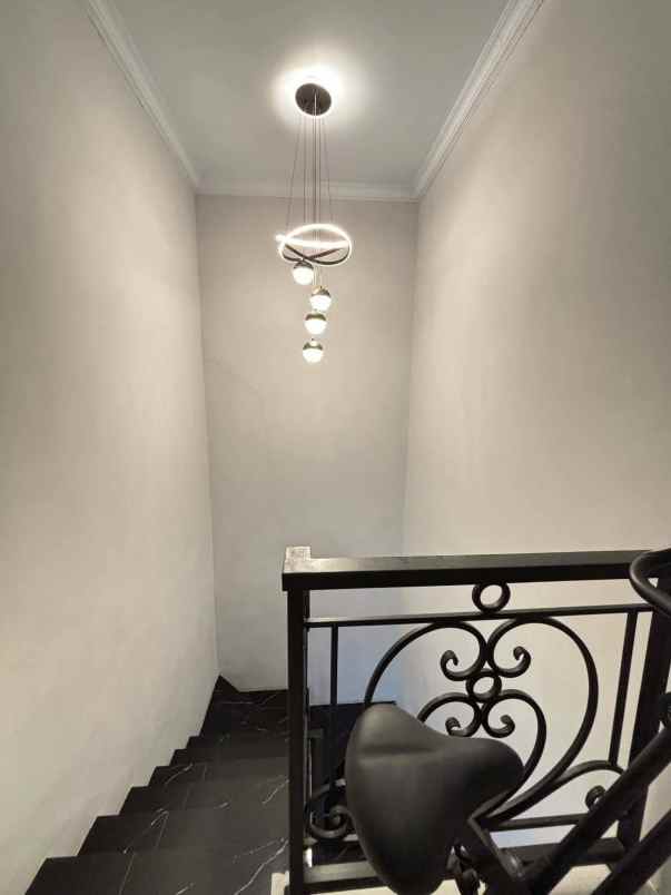 dijual rumah siap huni rapi furnish di jagakarsa