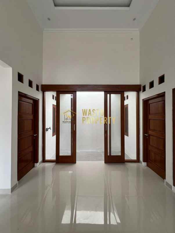 dijual rumah sidoarum godean