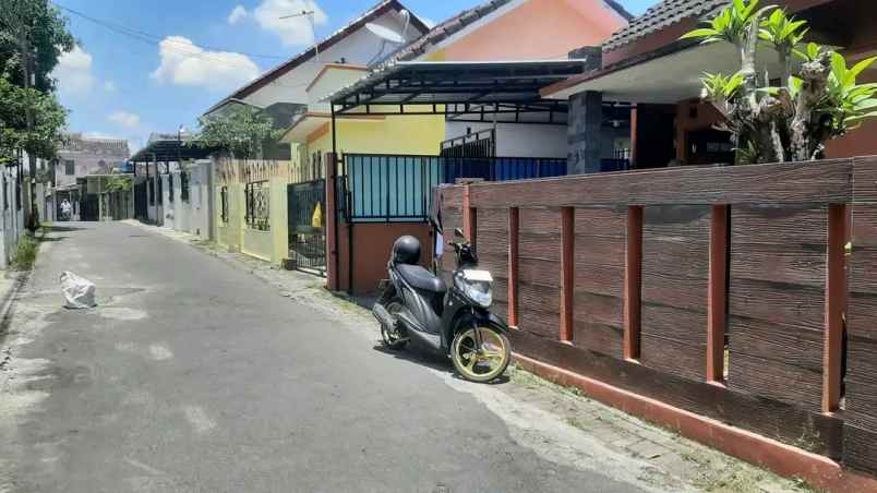 dijual rumah sidoarum godean sleman