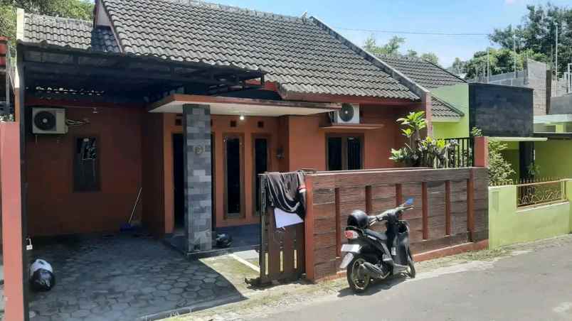 dijual rumah sidoarum godean sleman