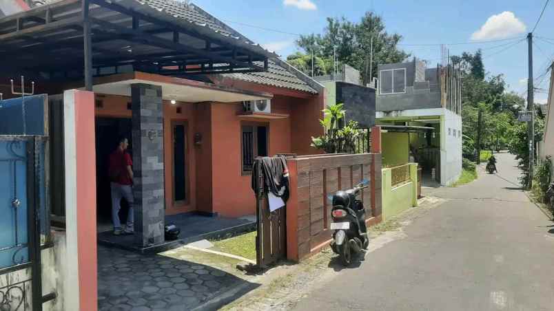 dijual rumah sidoarum godean sleman