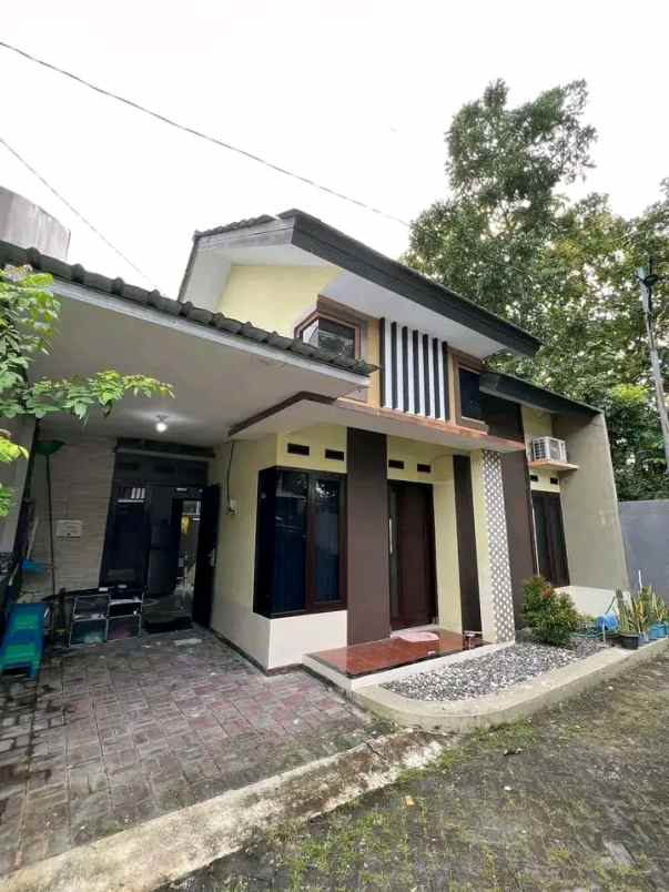 dijual rumah sidomoyo