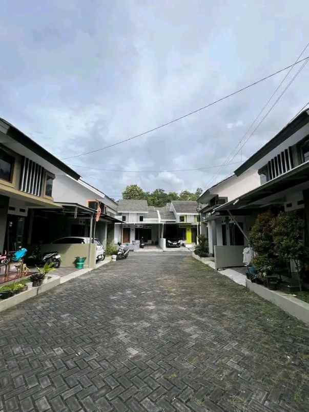dijual rumah sidomoyo