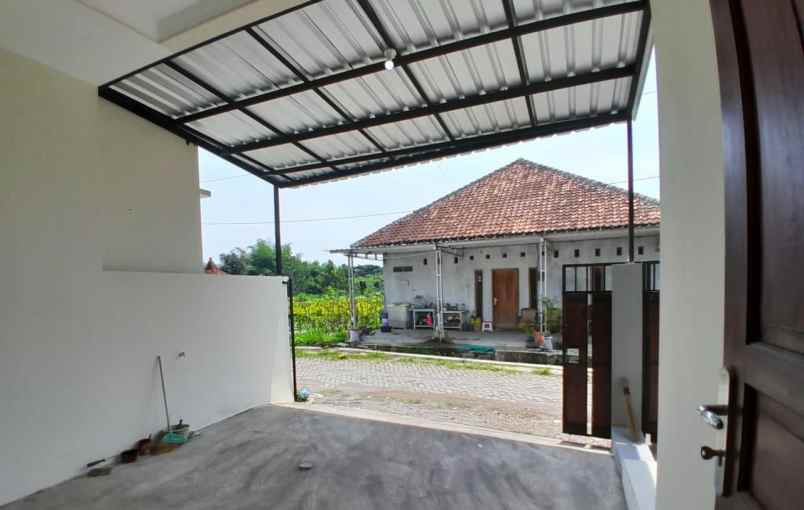 dijual rumah sidomoyo