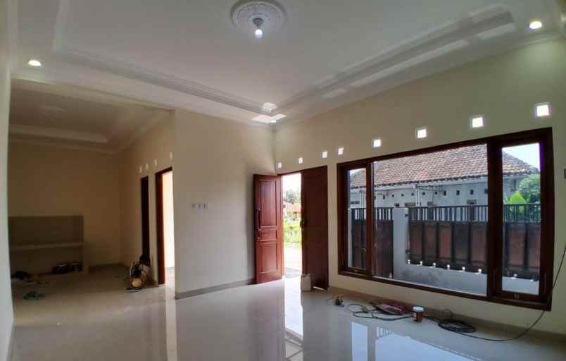 dijual rumah sidomoyo