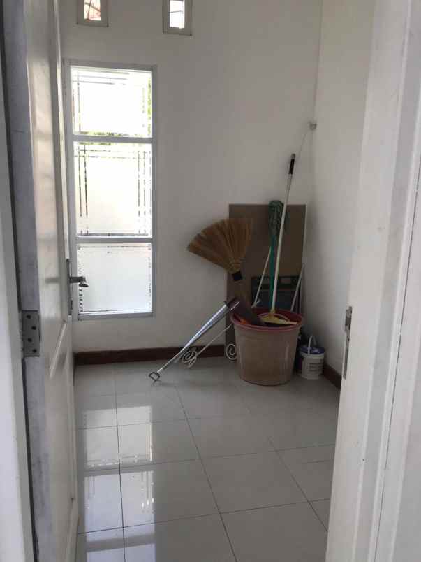 dijual rumah soekarno hatta