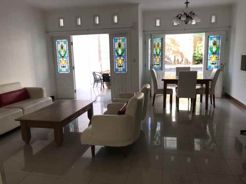 dijual rumah soekarno hatta