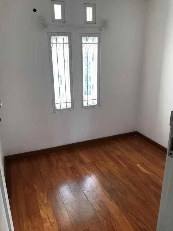 dijual rumah soekarno hatta