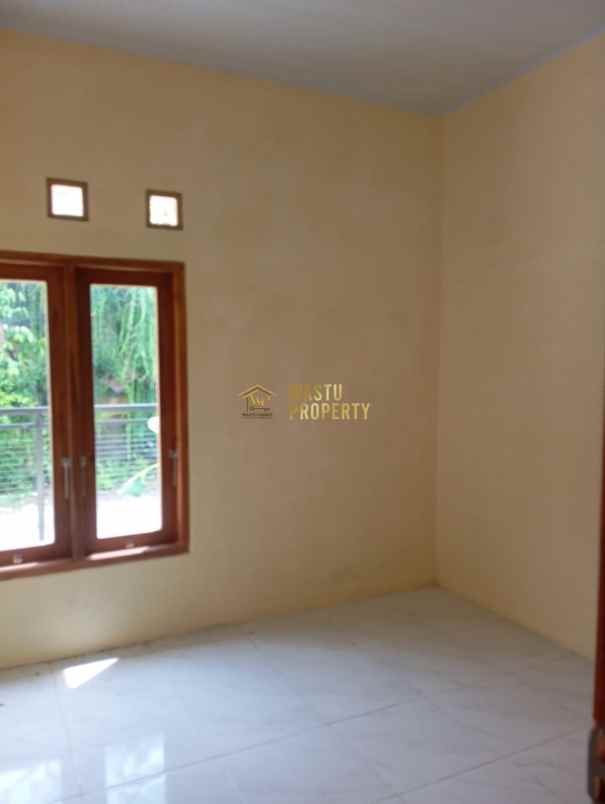 dijual rumah srimartani