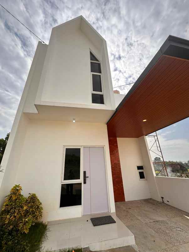 dijual rumah sukun