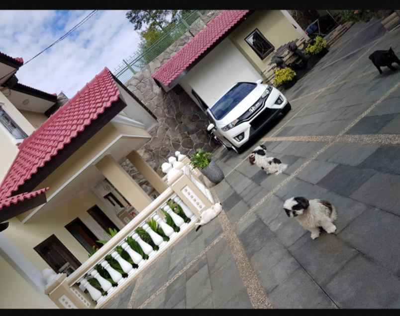 dijual rumah sultan di lembang mewah luas private pool