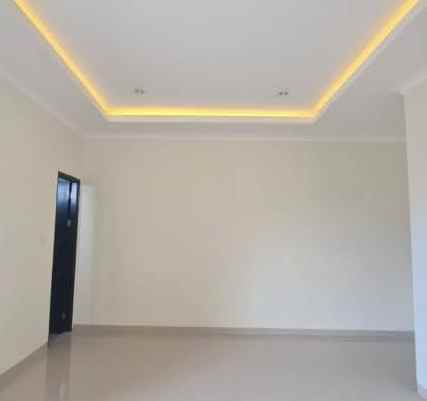 dijual rumah sutorejo