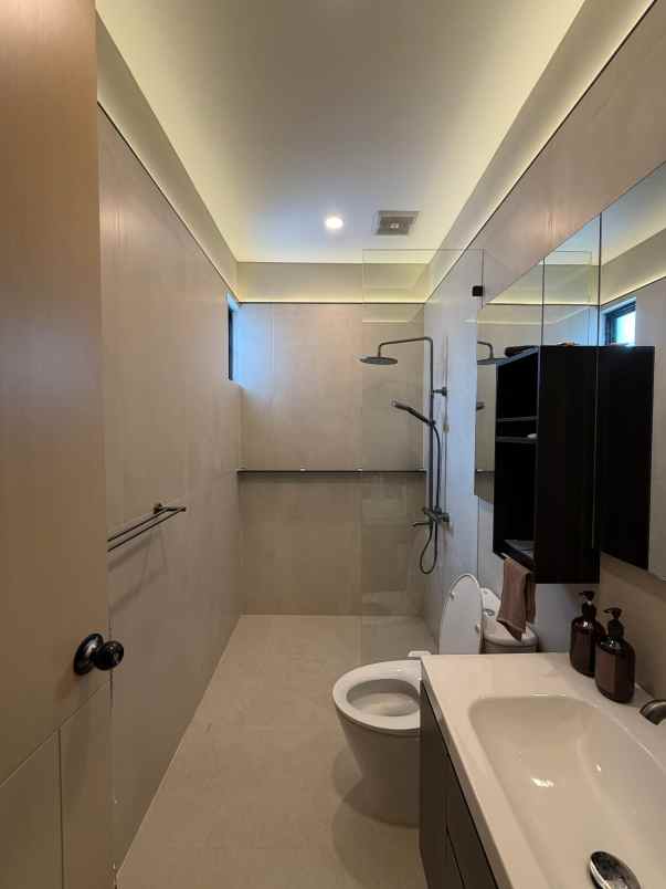 dijual rumah suvarna sutera cluster astha