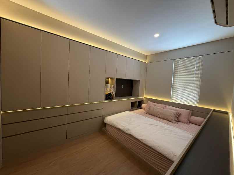 dijual rumah suvarna sutera cluster astha