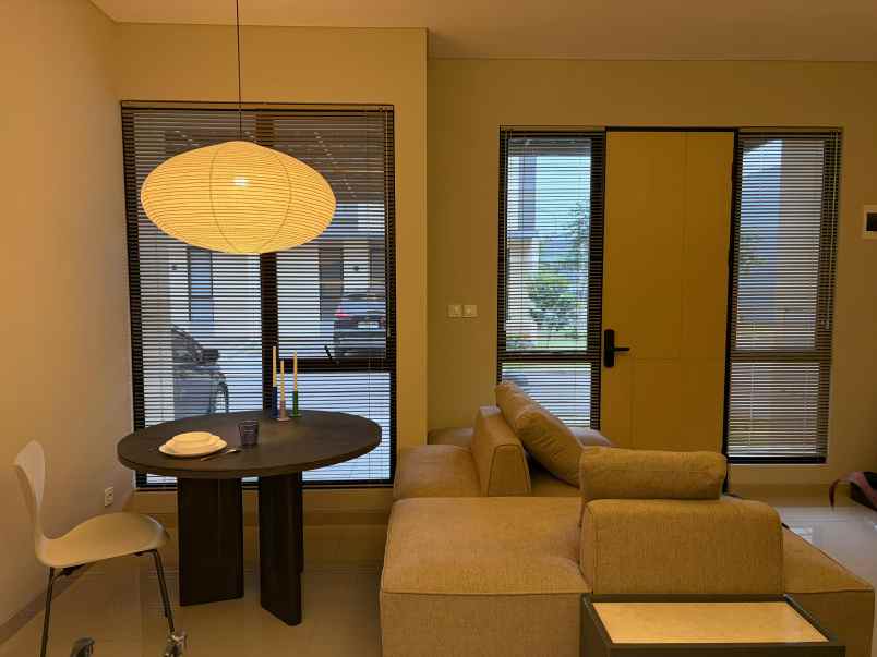 dijual rumah suvarna sutera cluster astha