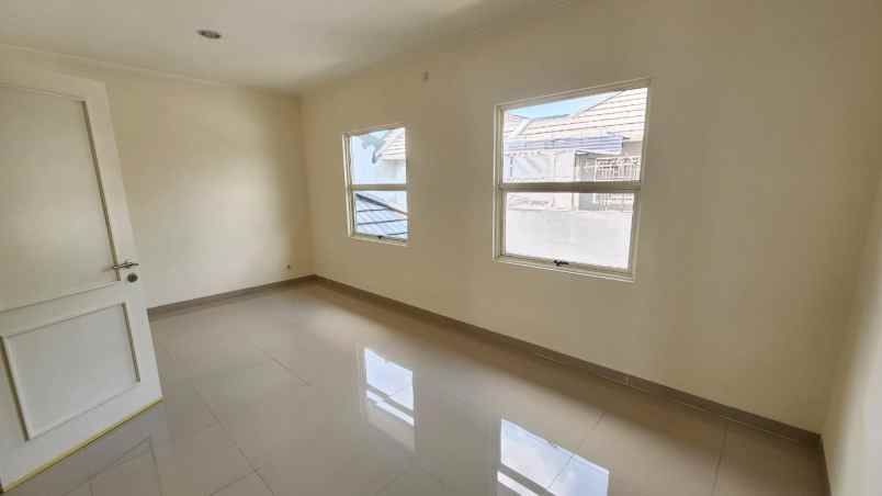 dijual rumah suvarna sutera cluster bahana