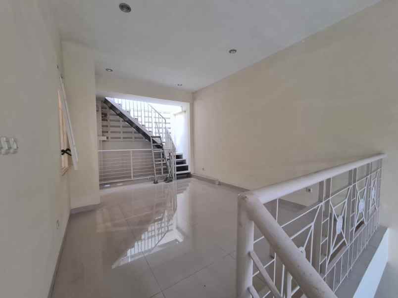 dijual rumah taman mutiara