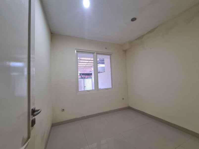 dijual rumah taman mutiara