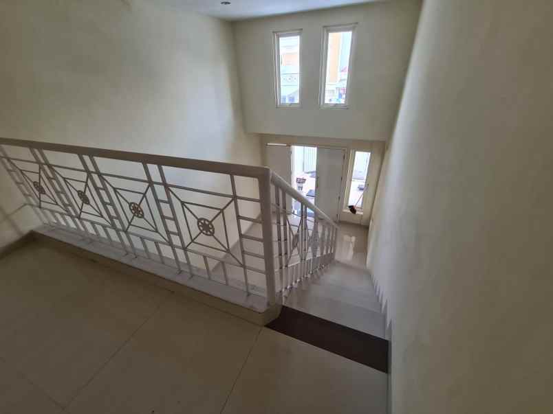 dijual rumah taman mutiara