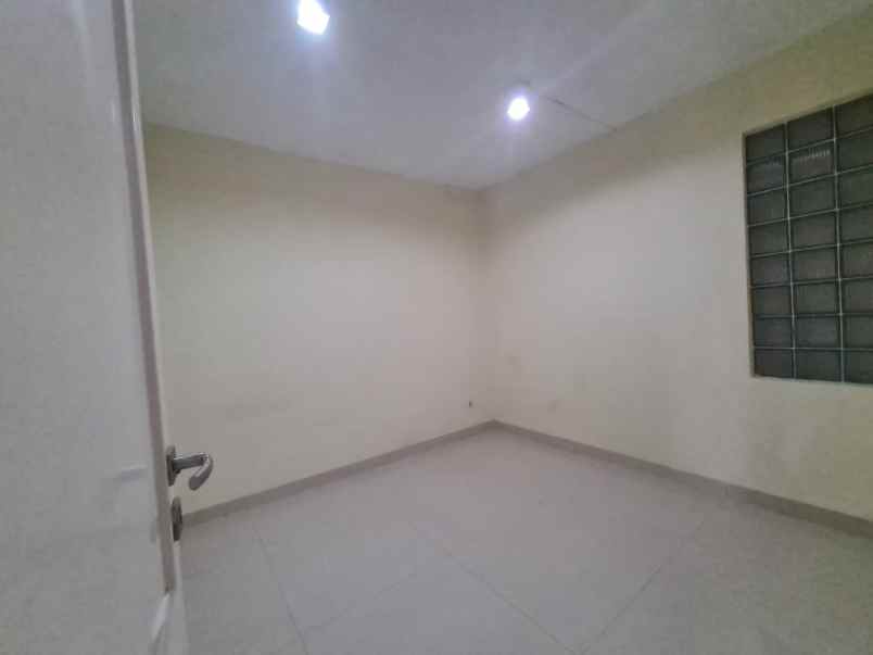 dijual rumah taman mutiara