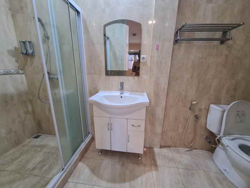 dijual rumah taman mutiara