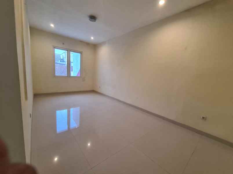 dijual rumah taman mutiara