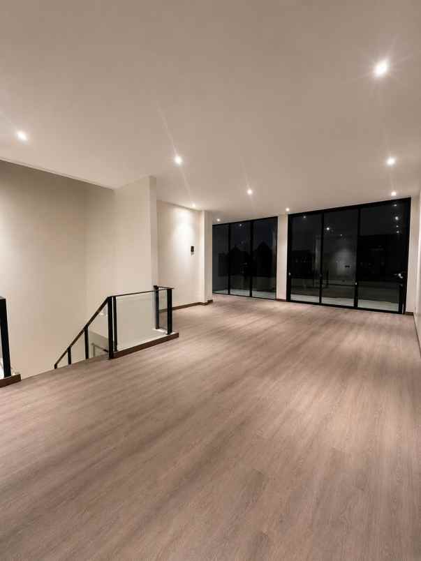 dijual rumah taman permata buana