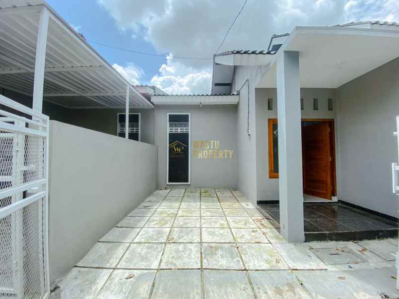 dijual rumah tamanmartani kec kalasan