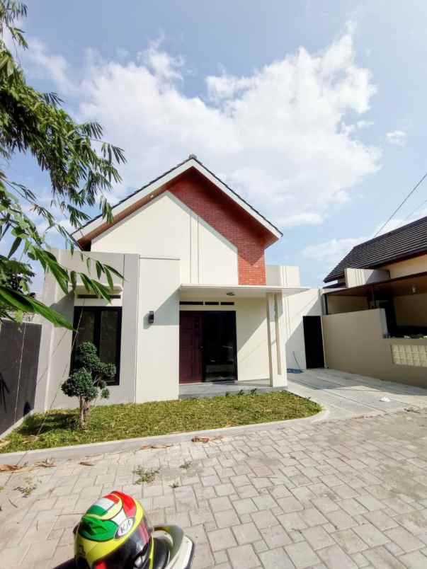 dijual rumah tonggalan
