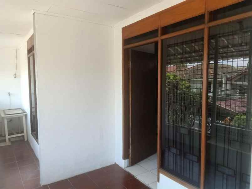 dijual rumah tubagus ismail dago bandung
