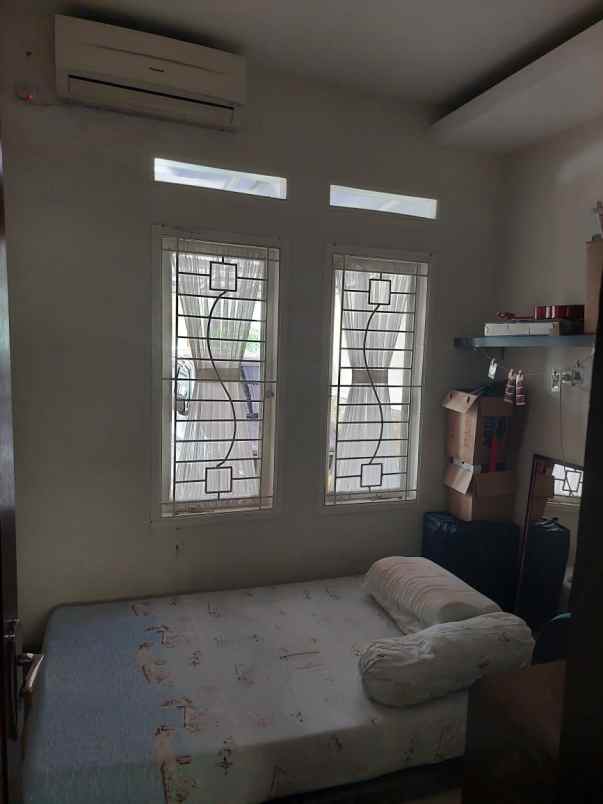 dijual rumah villa bintaro indah