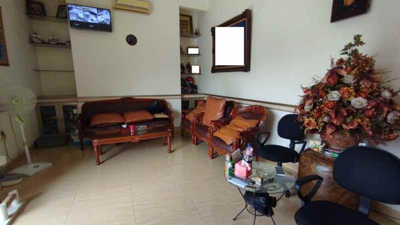 dijual rumah villa permata gading