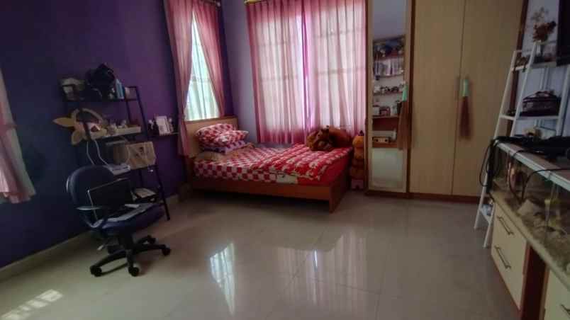 dijual rumah villa permata gading