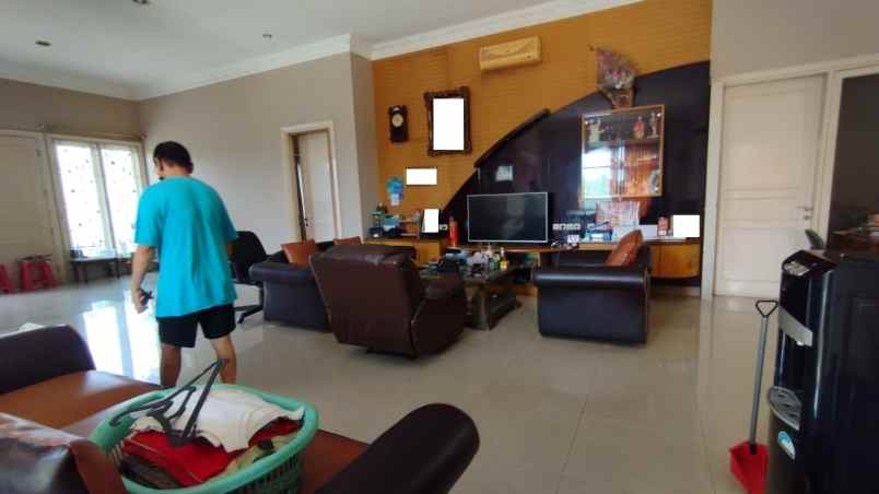 dijual rumah villa permata gading