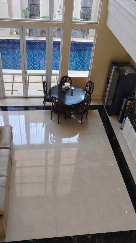 dijual rumah virginia regency