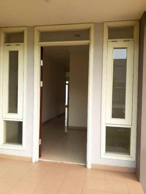 dijual rumah wanakerta