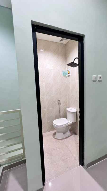 dijual rumah wisma tirto agung