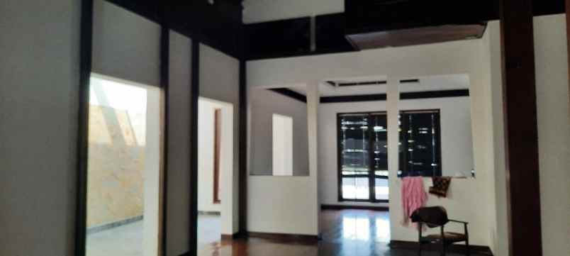 dijual tanah jl raya cut mutia menteng