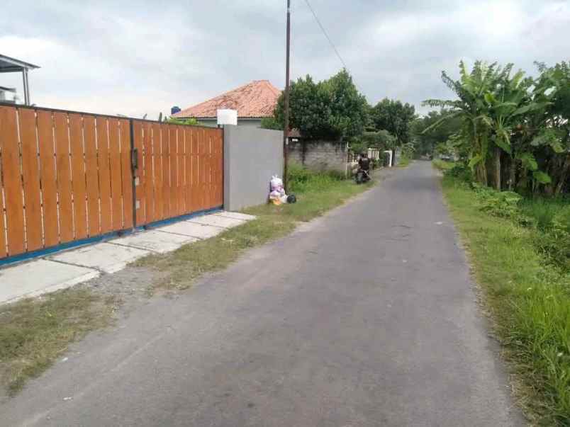 dijual tanah kalotirto