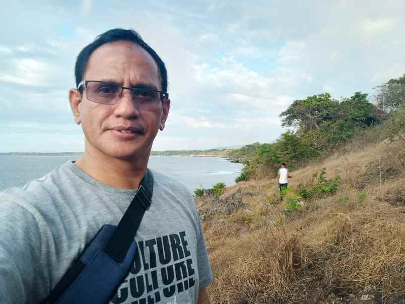 dijual tanah pinggir pantai wee wella