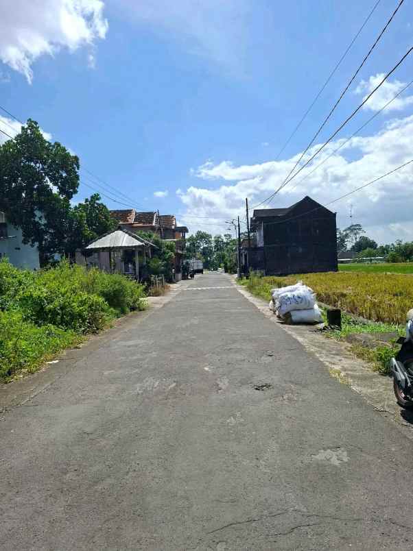 dijual tanah spbu selomartani
