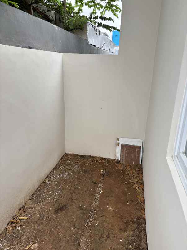 dijual unit rumah baru paramount petals